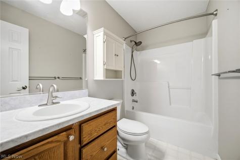 37099 Hunters Trail Avon OH 44011