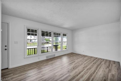 424 E 308th Street Willowick OH 44095