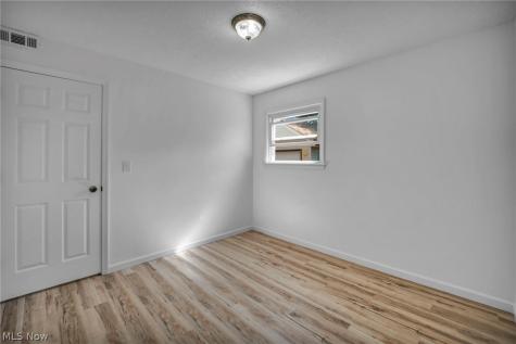 424 E 308th Street Willowick OH 44095