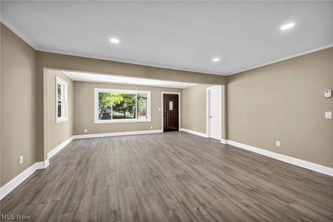 9313 Crestwood Drive Cleveland OH 44130
