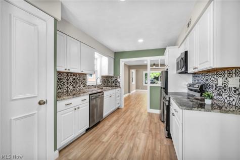 9313 Crestwood Drive Cleveland OH 44130