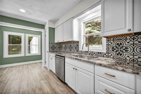 9313 Crestwood Drive Cleveland OH 44130