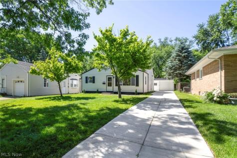 9313 Crestwood Drive Cleveland OH 44130