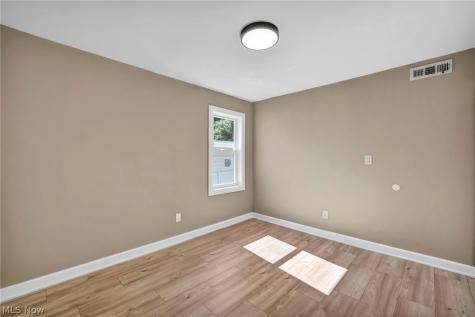 9313 Crestwood Drive Cleveland OH 44130