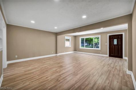 9313 Crestwood Drive Cleveland OH 44130