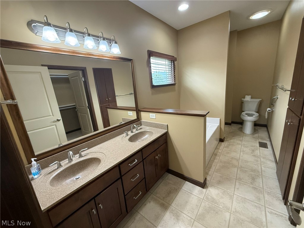 485 Gasser Circle SE New Philadelphia OH 44663