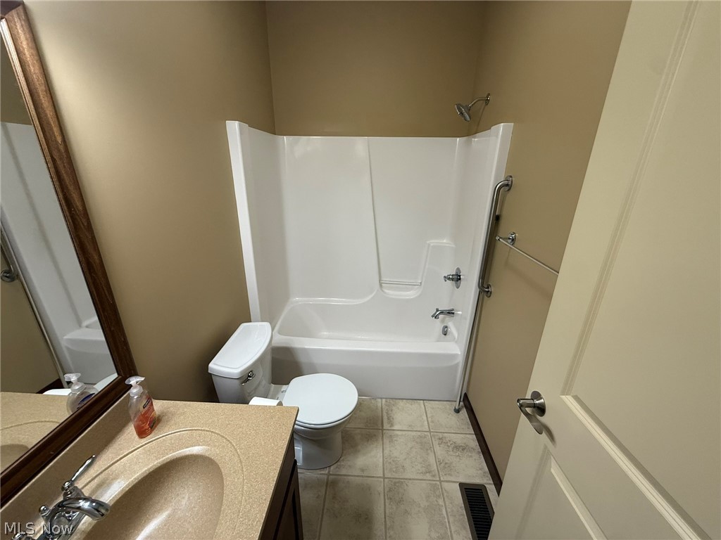 485 Gasser Circle SE New Philadelphia OH 44663