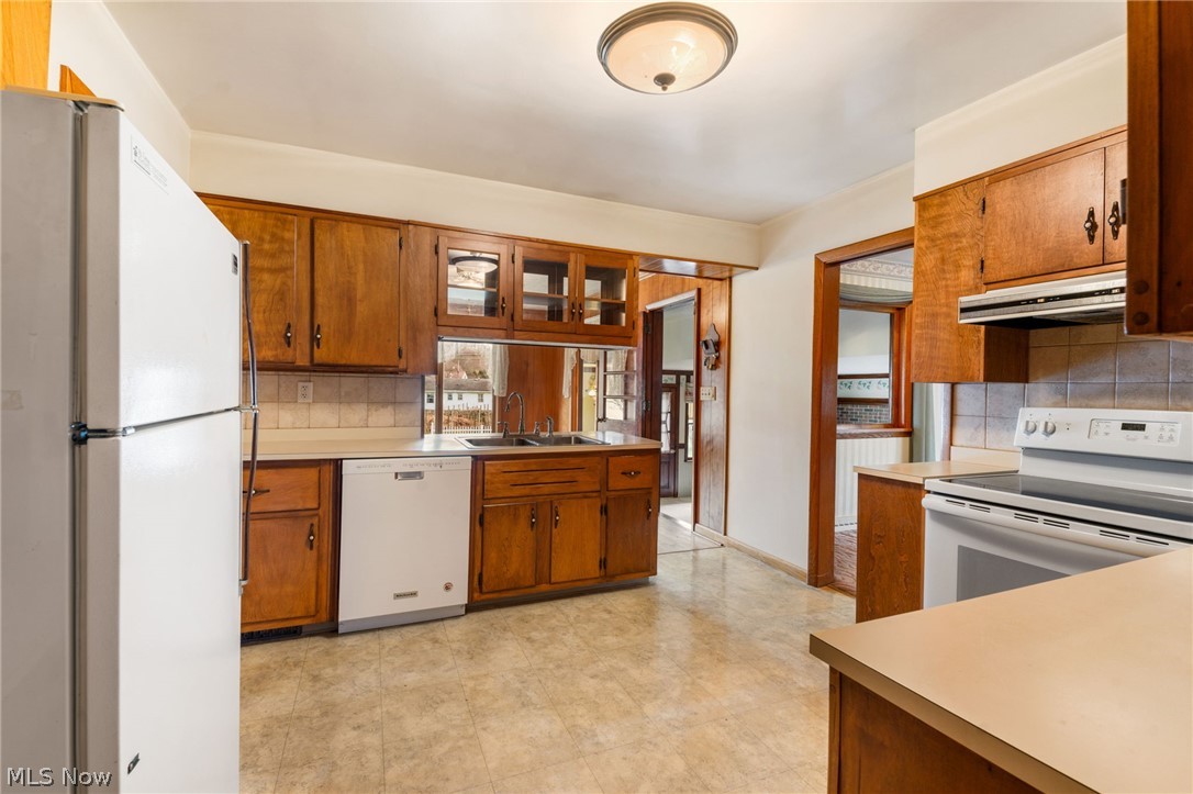 516 E Main Street Gnadenhutten OH 44629