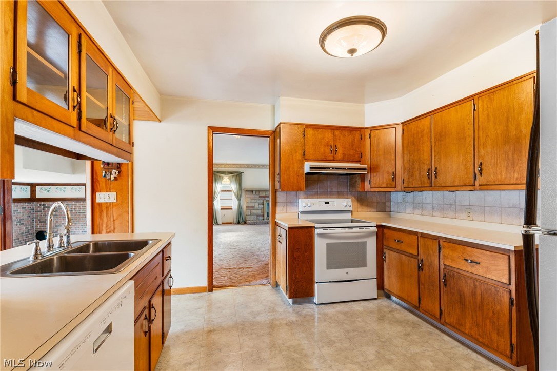 516 E Main Street Gnadenhutten OH 44629