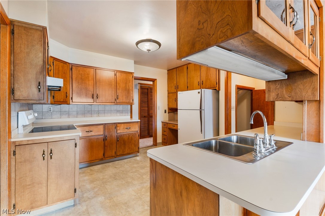 516 E Main Street Gnadenhutten OH 44629