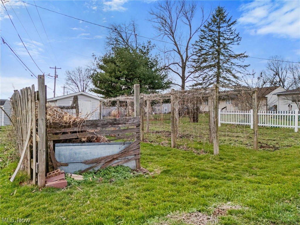 516 E Main Street Gnadenhutten OH 44629
