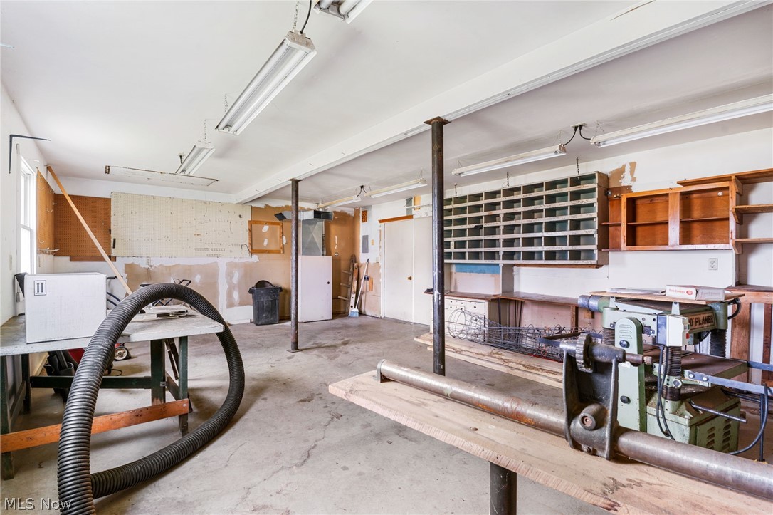 516 E Main Street Gnadenhutten OH 44629