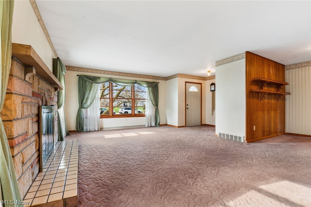 516 E Main Street Gnadenhutten OH 44629
