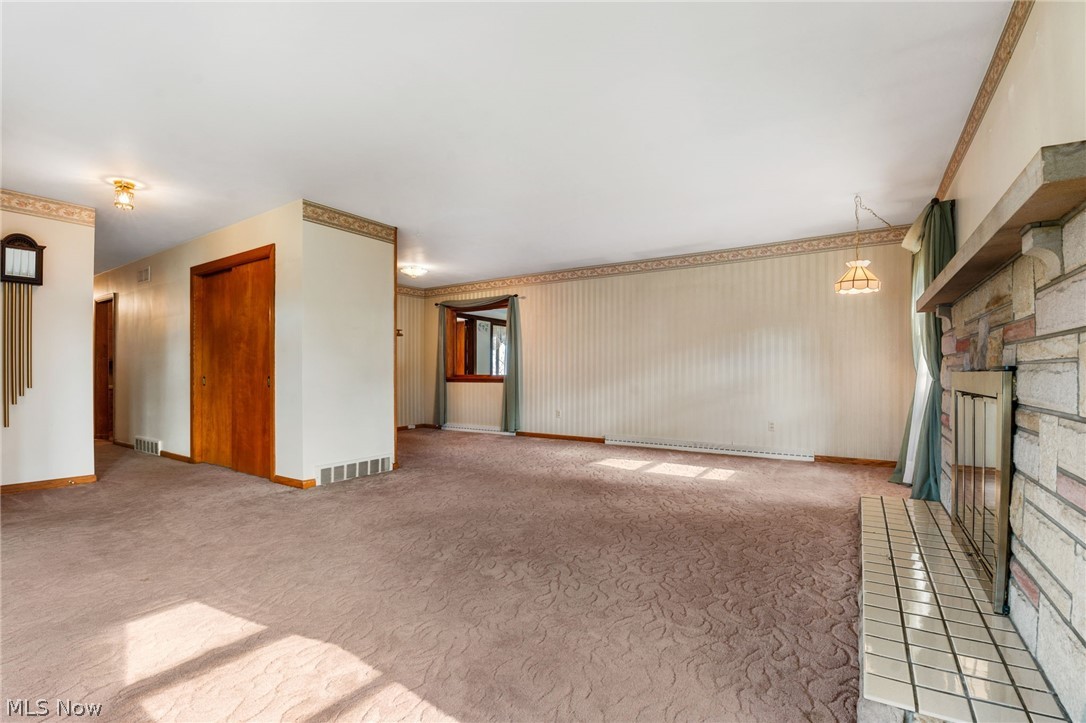 516 E Main Street Gnadenhutten OH 44629
