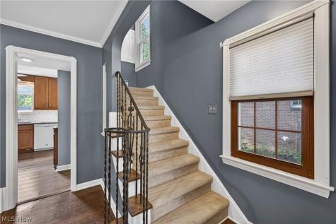 3525 Edison Road Cleveland Heights OH 44121