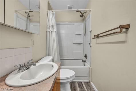 2727 Mcelwain Road Akron OH 44312