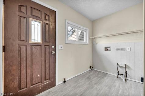 2727 Mcelwain Road Akron OH 44312