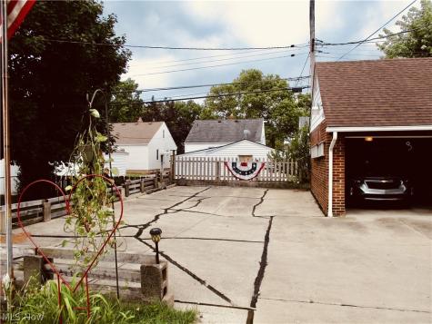 6411 Snow Road Parma OH 44129