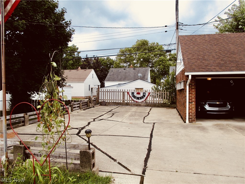 6411 Snow Road Parma OH 44129