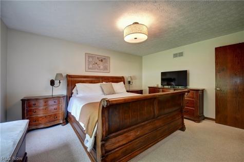4528 Greenmeadow Avenue NW Canton OH 44709