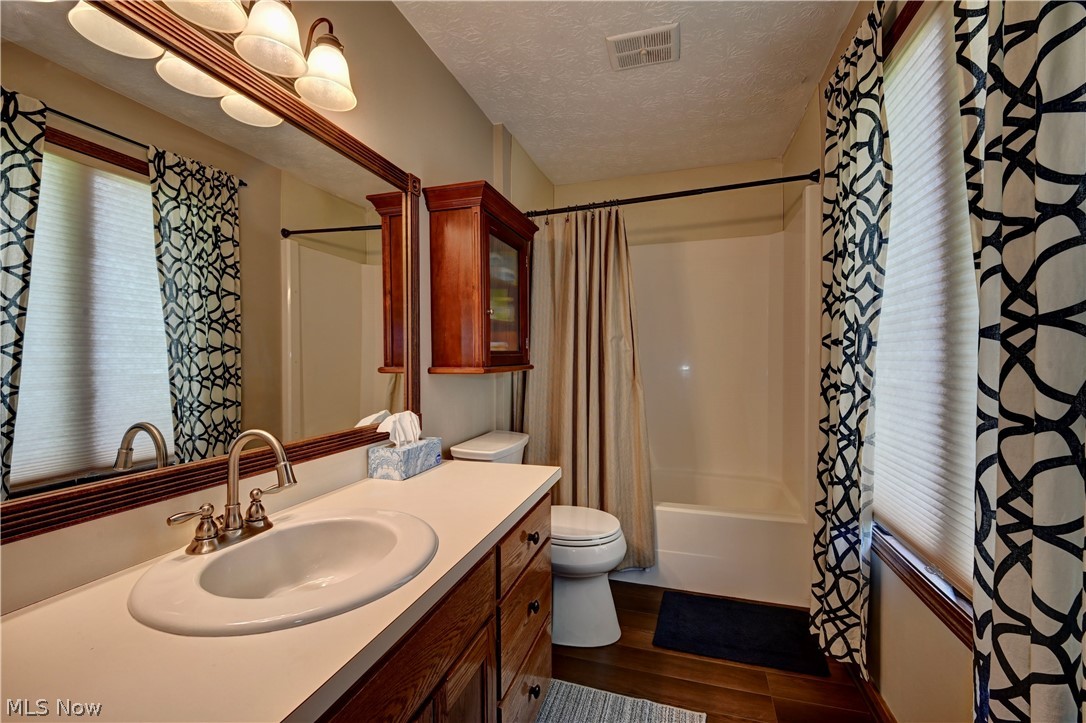 4528 Greenmeadow Avenue NW Canton OH 44709