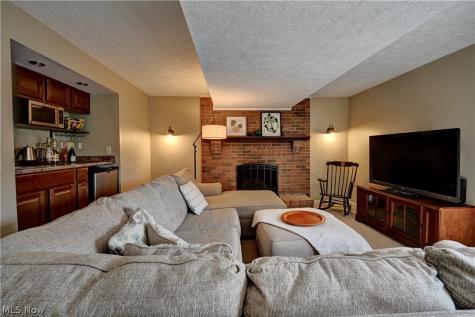 4528 Greenmeadow Avenue NW Canton OH 44709