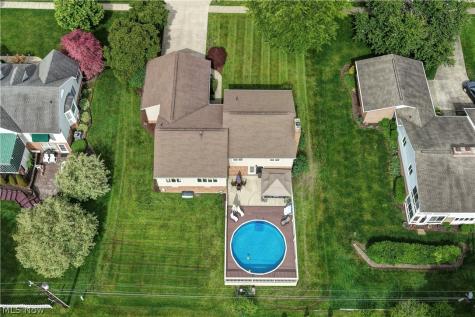 4528 Greenmeadow Avenue NW Canton OH 44709