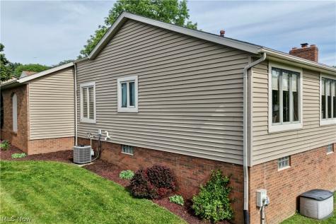 4528 Greenmeadow Avenue NW Canton OH 44709