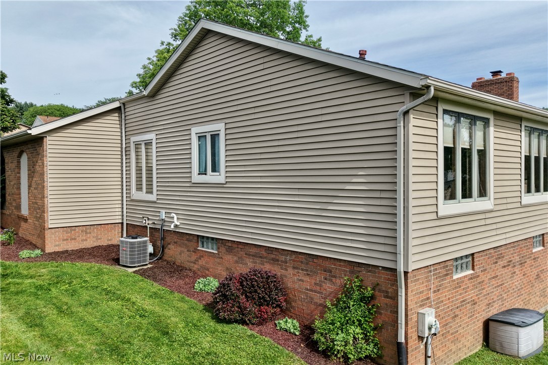4528 Greenmeadow Avenue NW Canton OH 44709