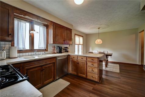 4528 Greenmeadow Avenue NW Canton OH 44709