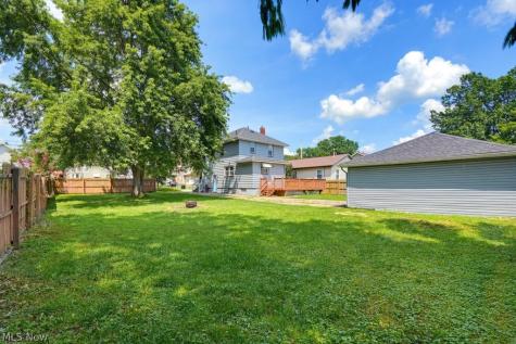 1866 Flint Avenue Akron OH 44305