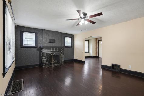 1866 Flint Avenue Akron OH 44305