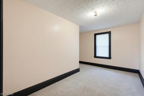 1866 Flint Avenue Akron OH 44305