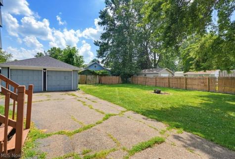 1866 Flint Avenue Akron OH 44305