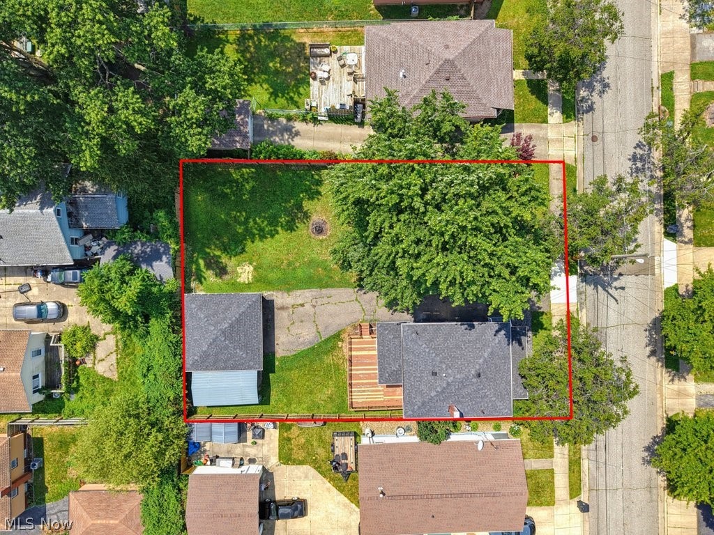 1866 Flint Avenue Akron OH 44305