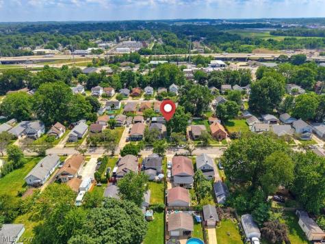 1866 Flint Avenue Akron OH 44305