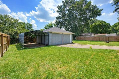 1866 Flint Avenue Akron OH 44305