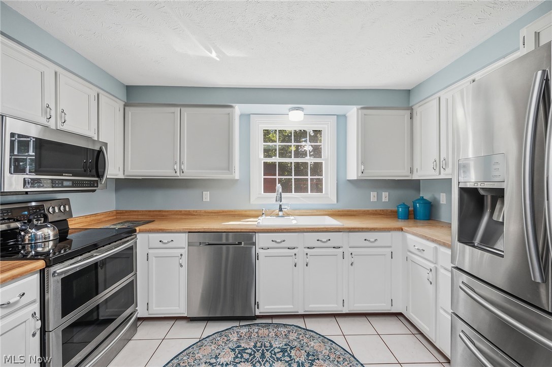 1370 Bittersweet Drive NE Warren OH 44484