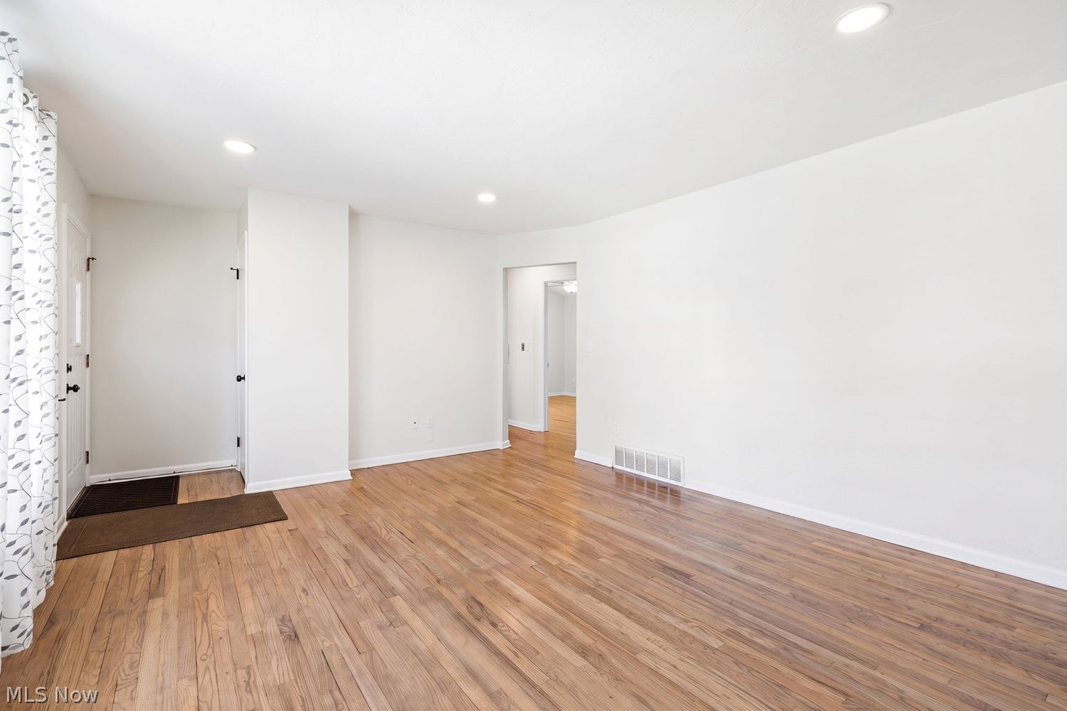 15661 Hocking Boulevard Brook Park OH 44142