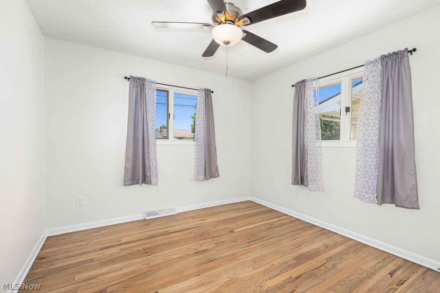 15661 Hocking Boulevard Brook Park OH 44142