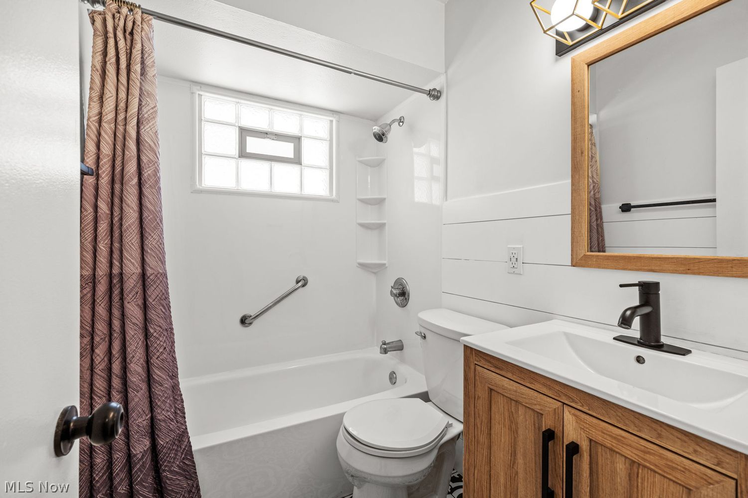 15661 Hocking Boulevard Brook Park OH 44142