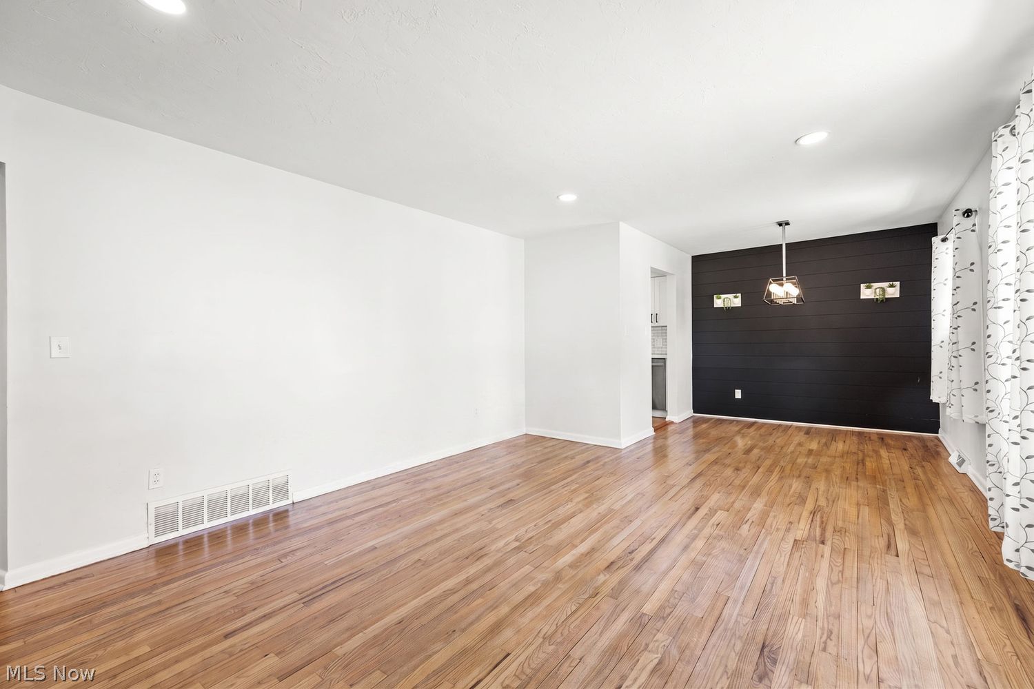 15661 Hocking Boulevard Brook Park OH 44142