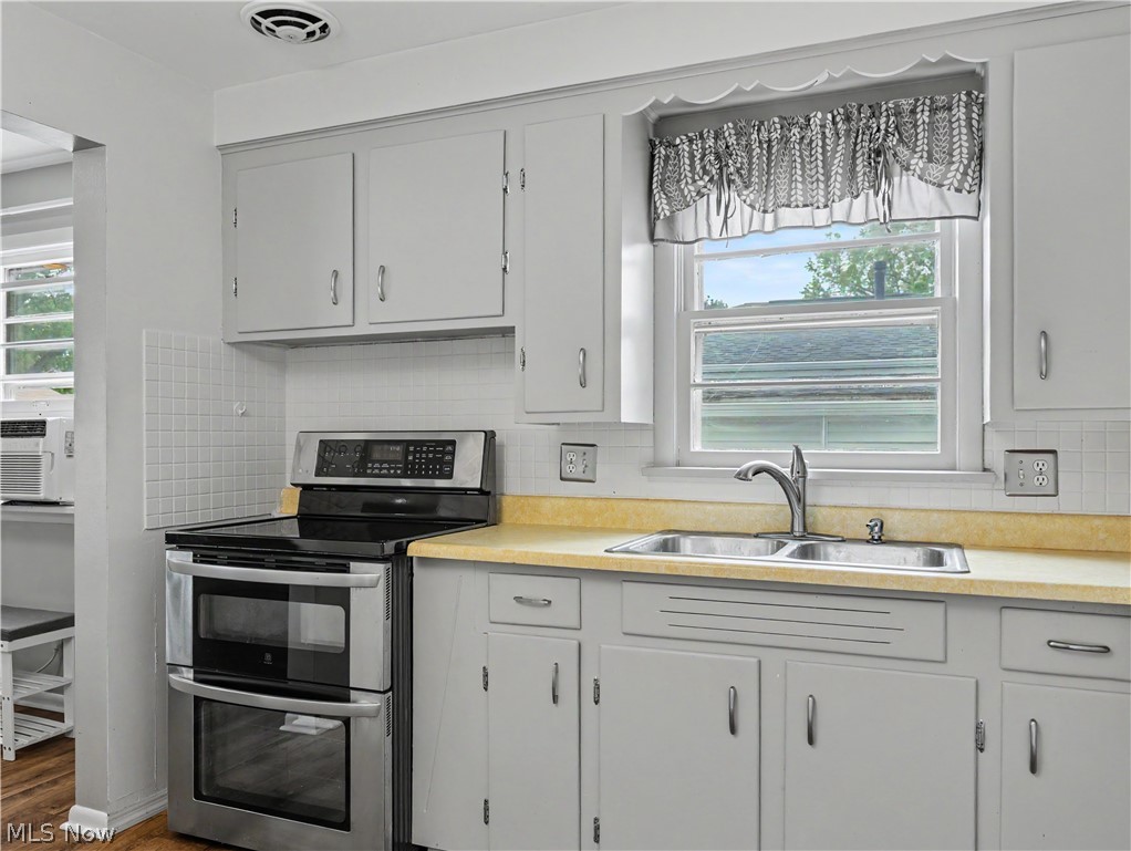 1140 Valley Drive NW North Canton OH 44720