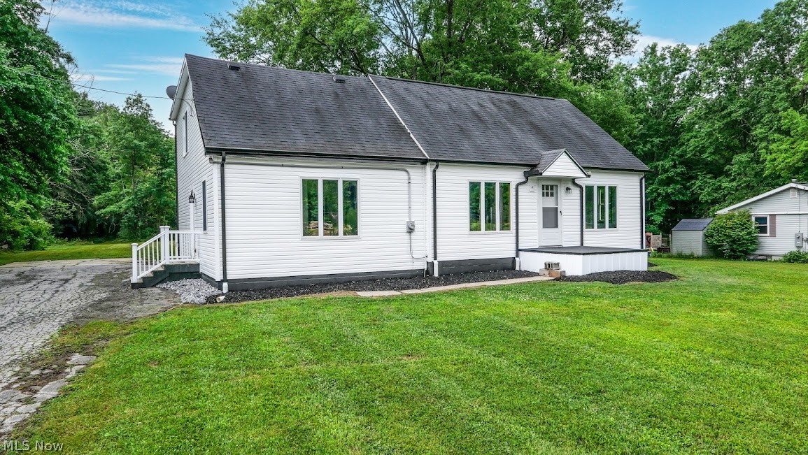 4229 State Route 305 Southington OH 44470