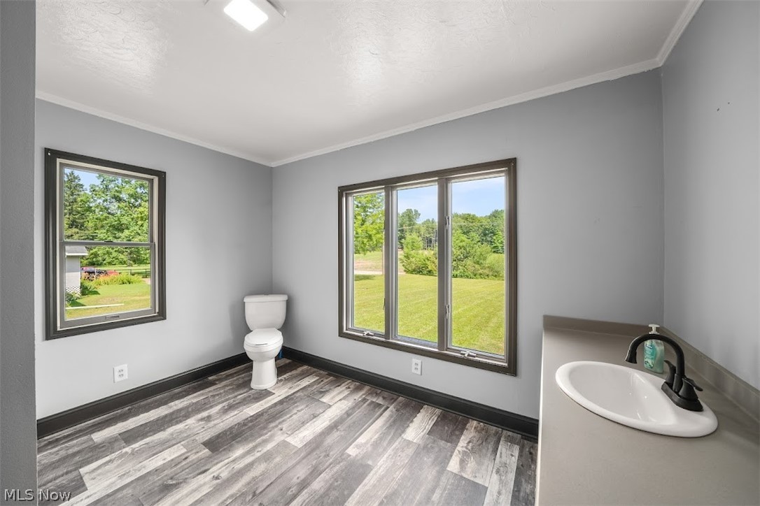 4229 State Route 305 Southington OH 44470