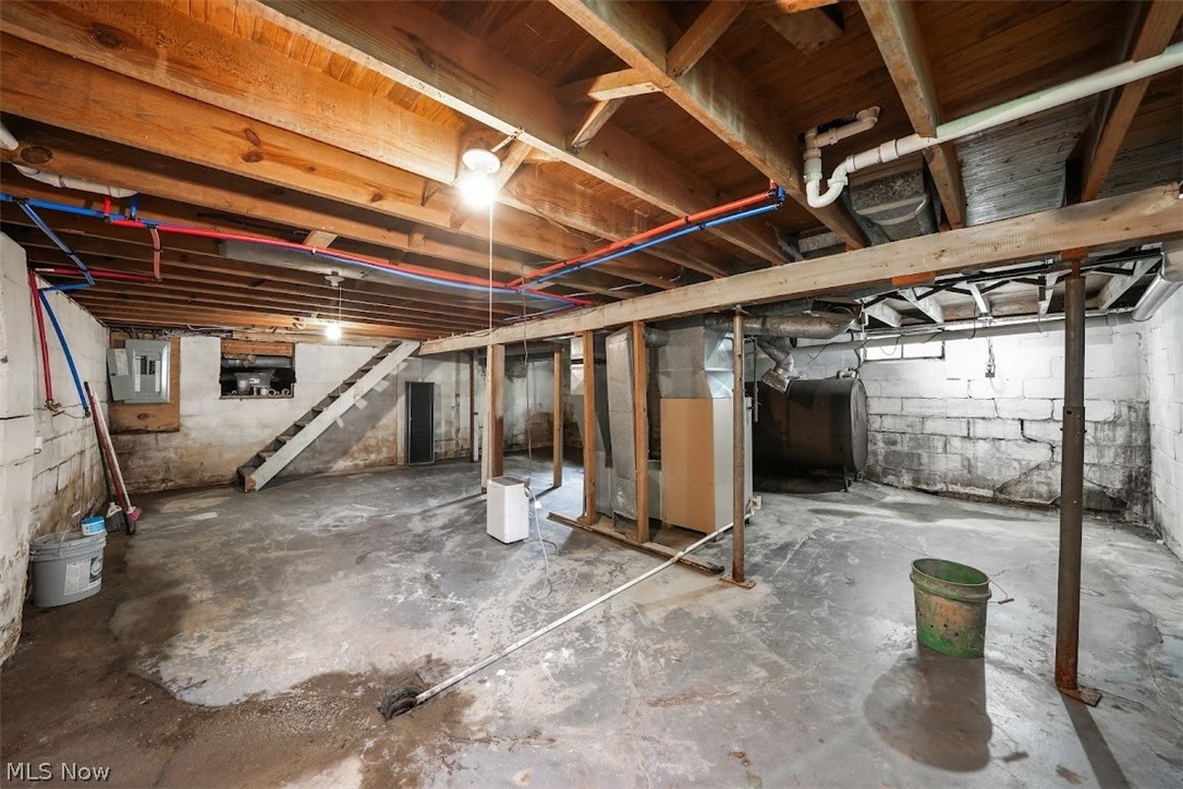 4229 State Route 305 Southington OH 44470