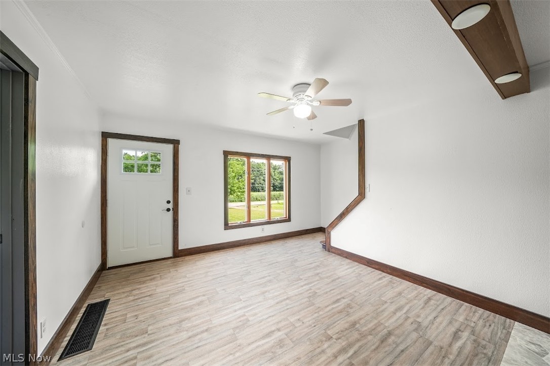 4229 State Route 305 Southington OH 44470