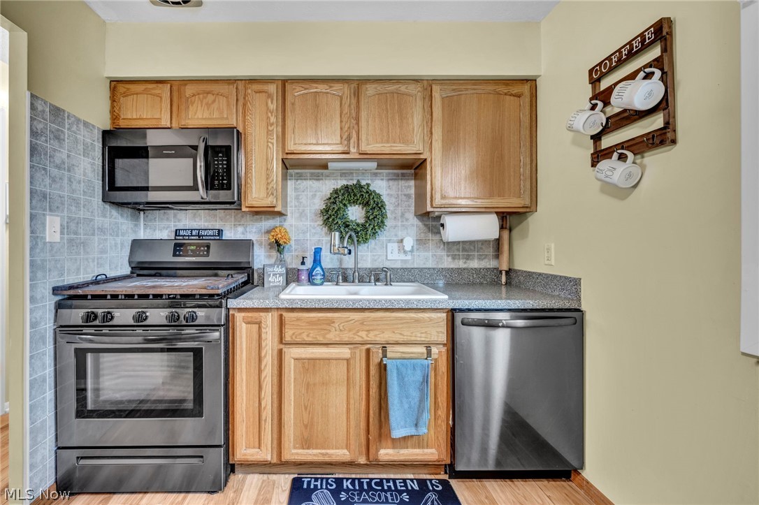 36729 Lakehurst Drive Eastlake OH 44095