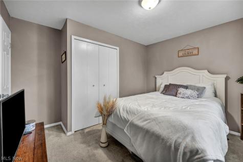 36729 Lakehurst Drive Eastlake OH 44095