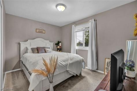 36729 Lakehurst Drive Eastlake OH 44095